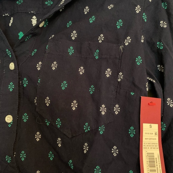 Button-up Patterned Top - Picture 2 of 3